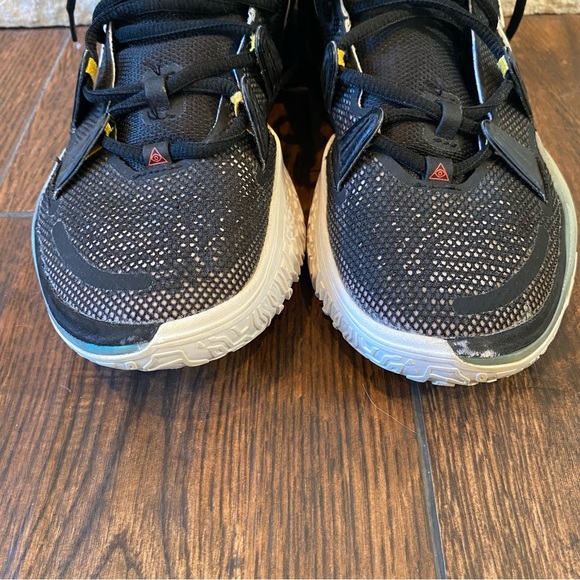 Nike Kyrie 7 Basketball Shoes - Picture 11 of 14